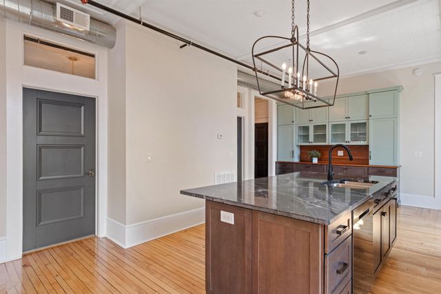 400 Central St Apt 6, Franklin, NH 03235