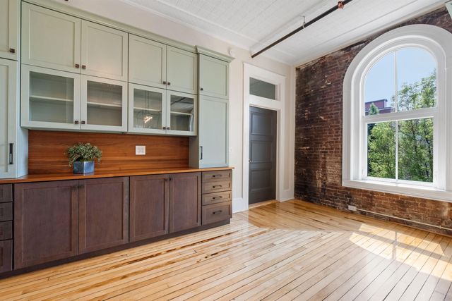 400 Central St Apt 6, Franklin, NH 03235