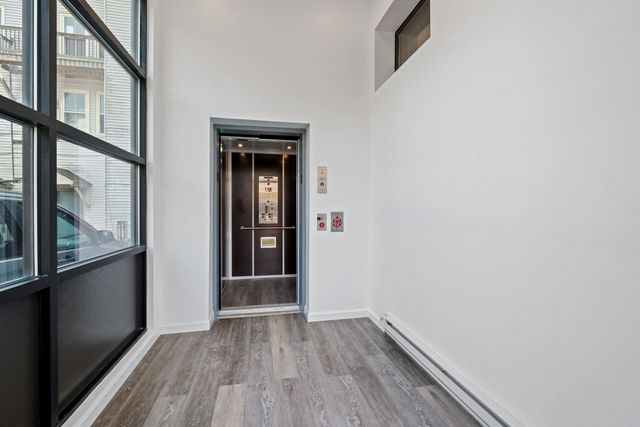 400 Central St Apt 6, Franklin, NH 03235
