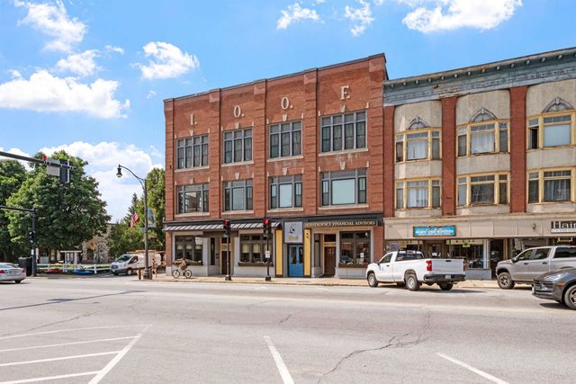 400 Central St Apt 6, Franklin, NH 03235