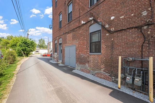 400 Central St Apt 6, Franklin, NH 03235