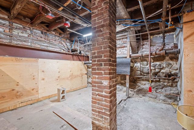 400 Central St Apt 6, Franklin, NH 03235