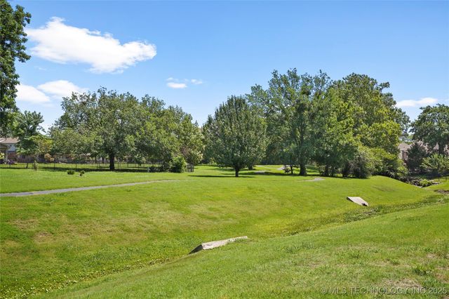 7816 E Galveston Street, Broken Arrow, OK 74014