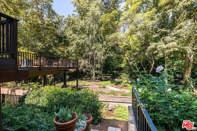 681 Brooktree Road, Santa Monica, CA 90402