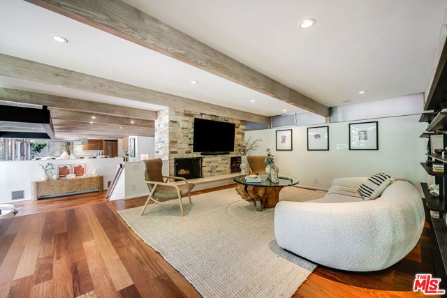 681 Brooktree Road, Santa Monica, CA 90402