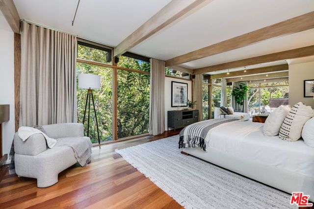 681 Brooktree Road, Santa Monica, CA 90402