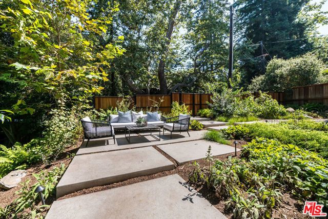 681 Brooktree Road, Santa Monica, CA 90402