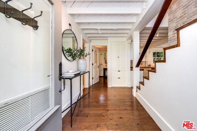 681 Brooktree Road, Santa Monica, CA 90402