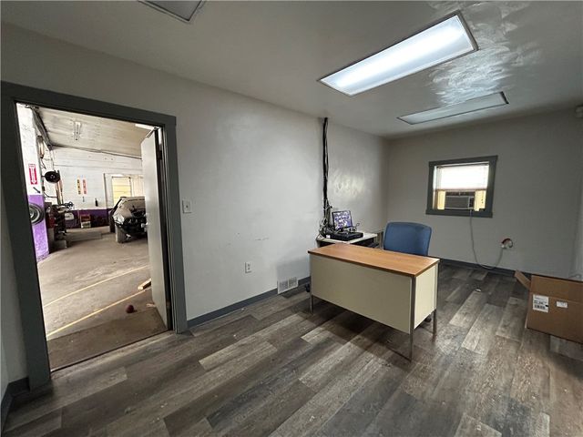 951 W Pittsburgh Street, Hempfield Twp, PA 15601