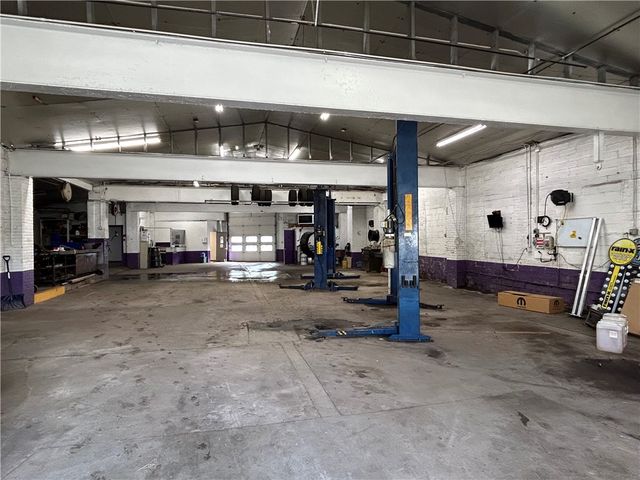 951 W Pittsburgh Street, Hempfield Twp, PA 15601