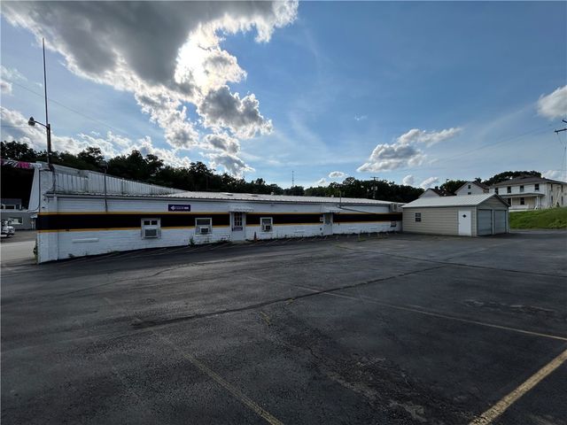 951 W Pittsburgh Street, Hempfield Twp, PA 15601