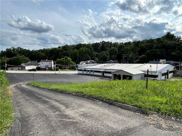 951 W Pittsburgh Street, Hempfield Twp, PA 15601