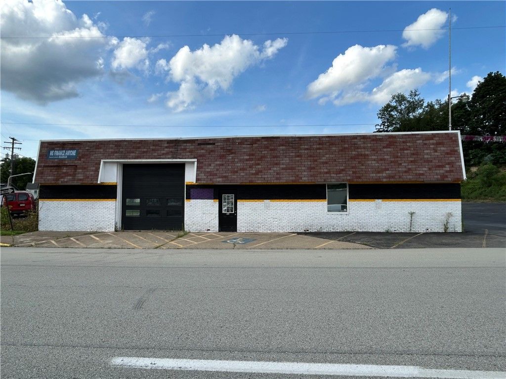 951 W Pittsburgh Street, Hempfield Twp, PA 15601