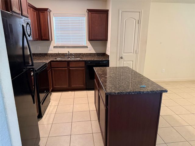 1131 Diamond Drape Drive, Rosharon, TX 77583