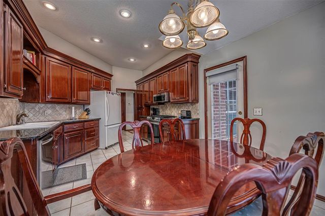 1913 Kyle Drive, Guthrie, OK 73044