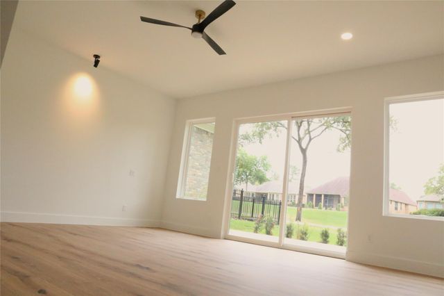36 Winthrop Harbor S, Montgomery, TX 77356