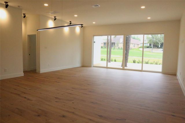 36 Winthrop Harbor S, Montgomery, TX 77356