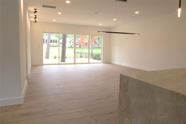 36 Winthrop Harbor S, Montgomery, TX 77356