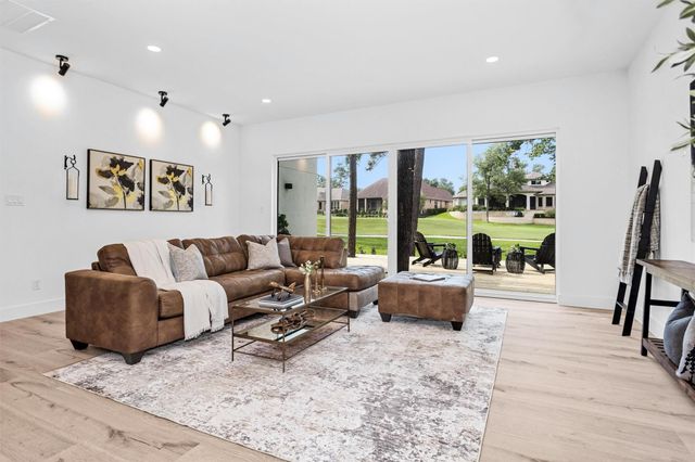 36 Winthrop Harbor S, Montgomery, TX 77356