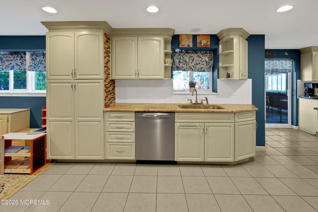 7 Winthrop Place, Hazlet, NJ 07730