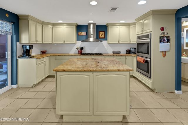 7 Winthrop Place, Hazlet, NJ 07730