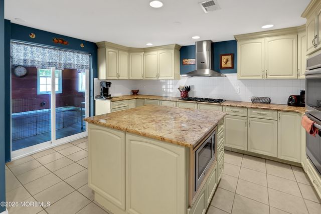 7 Winthrop Place, Hazlet, NJ 07730