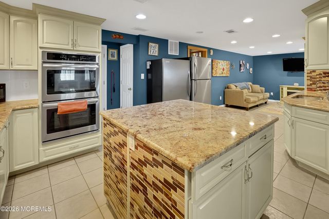 7 Winthrop Place, Hazlet, NJ 07730