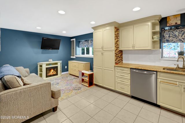 7 Winthrop Place, Hazlet, NJ 07730