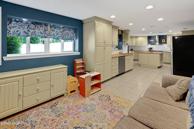 7 Winthrop Place, Hazlet, NJ 07730