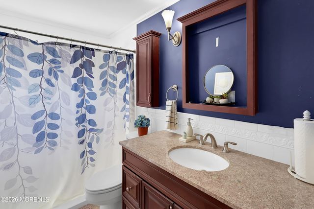 7 Winthrop Place, Hazlet, NJ 07730
