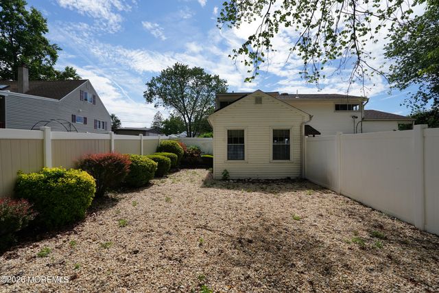 7 Winthrop Place, Hazlet, NJ 07730