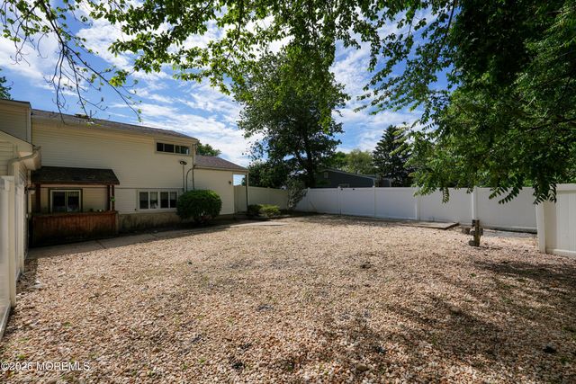 7 Winthrop Place, Hazlet, NJ 07730