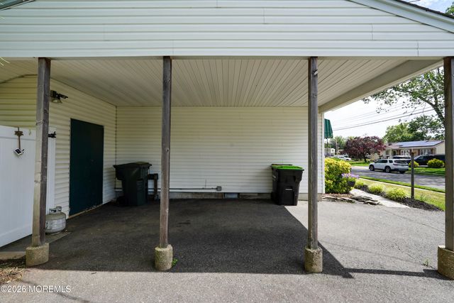 7 Winthrop Place, Hazlet, NJ 07730