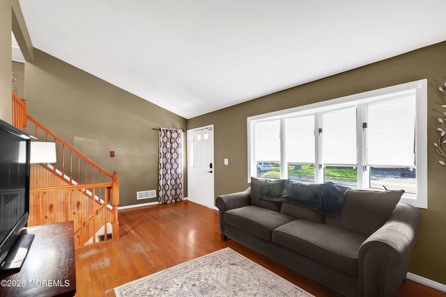 7 Winthrop Place, Hazlet, NJ 07730