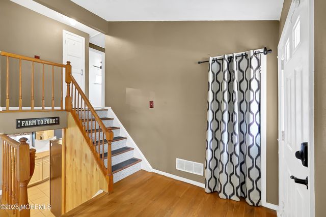 7 Winthrop Place, Hazlet, NJ 07730
