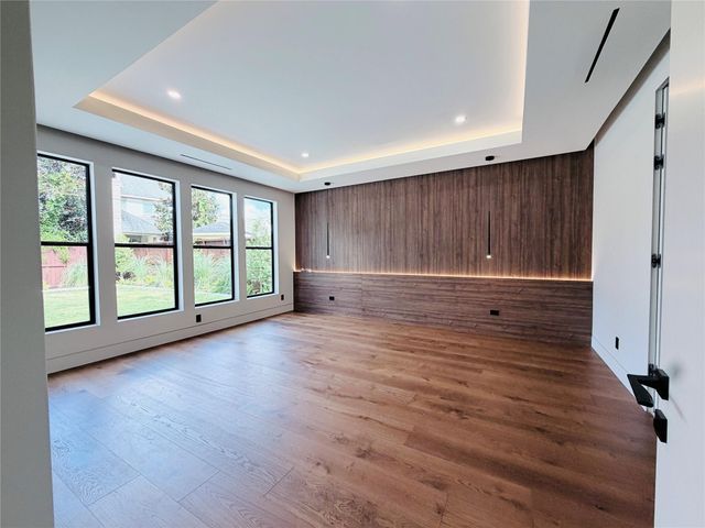 827 Bunker Hill Road, Houston, TX 77024