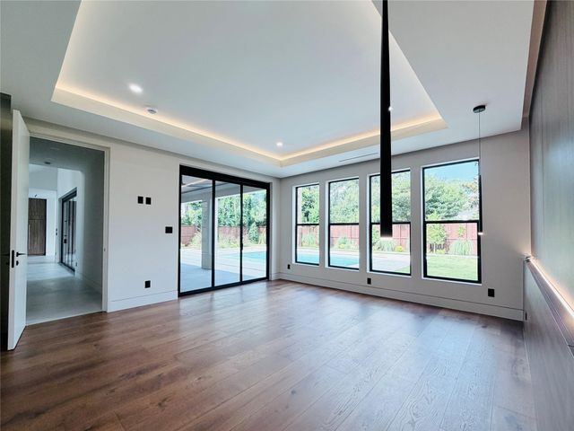 827 Bunker Hill Road, Houston, TX 77024