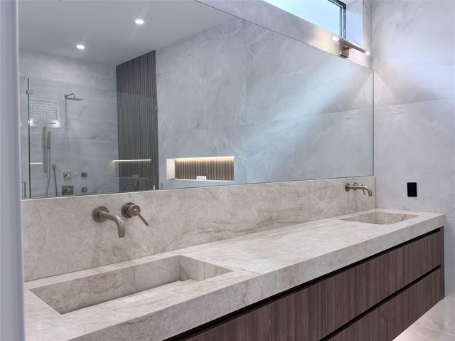 827 Bunker Hill Road, Houston, TX 77024