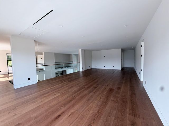 827 Bunker Hill Road, Houston, TX 77024