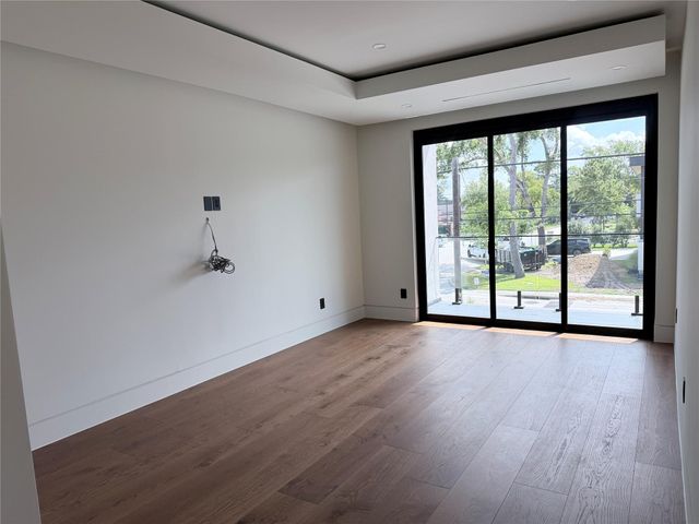 827 Bunker Hill Road, Houston, TX 77024