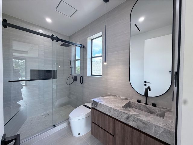 827 Bunker Hill Road, Houston, TX 77024