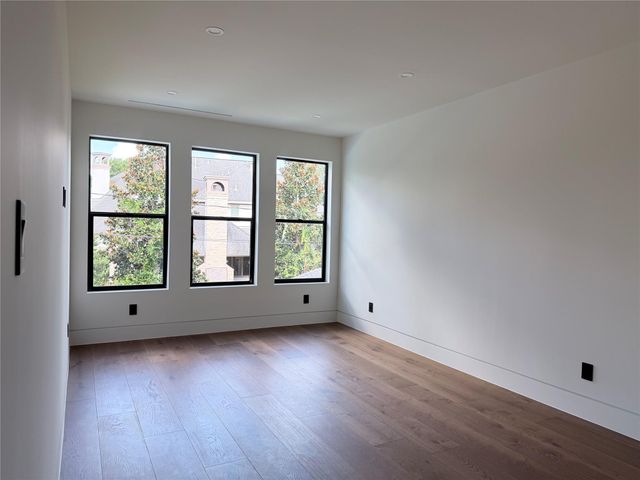 827 Bunker Hill Road, Houston, TX 77024