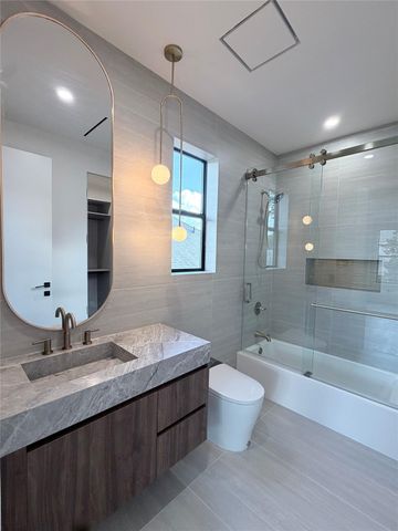 827 Bunker Hill Road, Houston, TX 77024