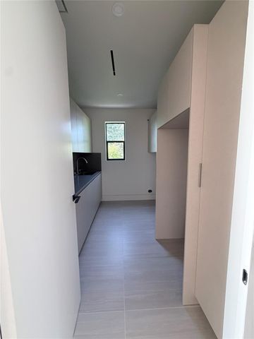827 Bunker Hill Road, Houston, TX 77024
