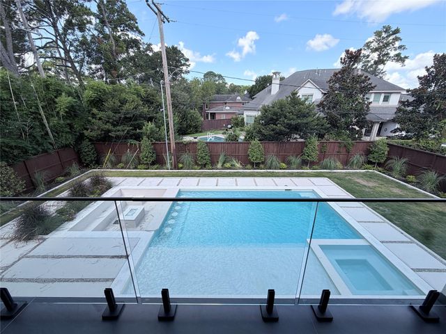 827 Bunker Hill Road, Houston, TX 77024