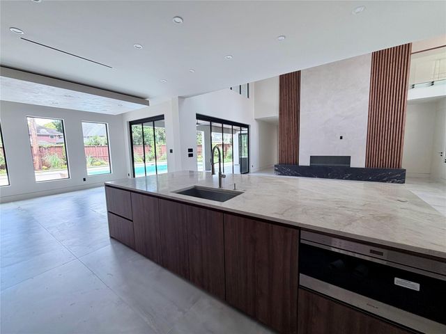 827 Bunker Hill Road, Houston, TX 77024