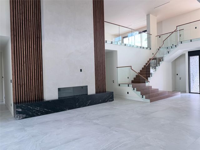 827 Bunker Hill Road, Houston, TX 77024