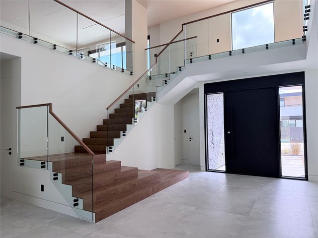 827 Bunker Hill Road, Houston, TX 77024