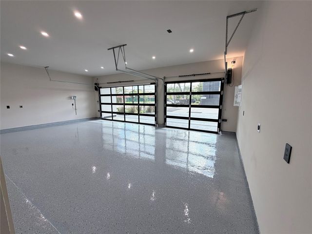827 Bunker Hill Road, Houston, TX 77024