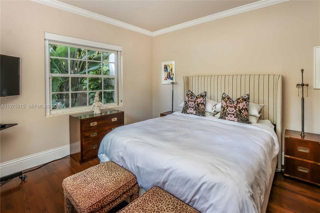 1260 La Mancha Ave, Coral Gables, FL 33134